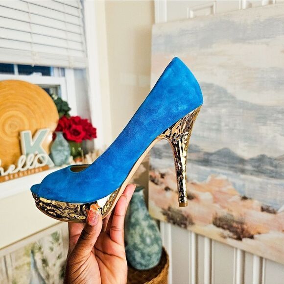 Enzo Angiolino Aqua Blue Suede Leather Sexy Peep Toe Pumps. - Picture 4 of 15
